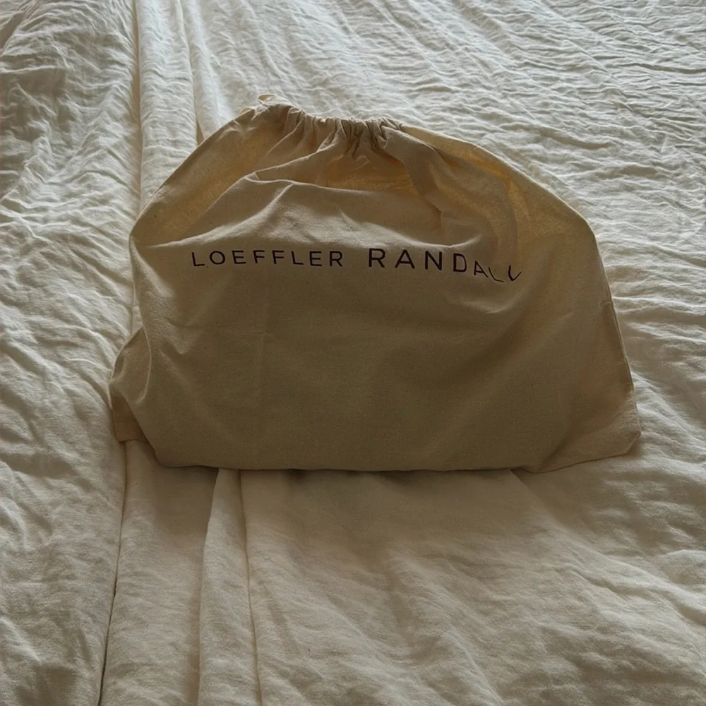 Rayne Pearl Bow Clutch
